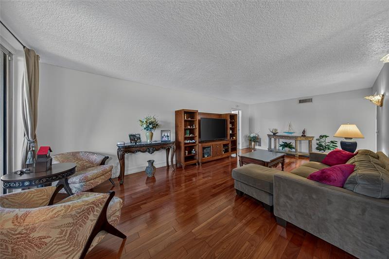 Image 6 of 45 For 4702 Fountains Dr  205