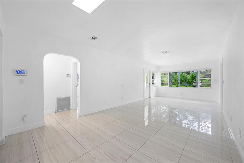 Image 17 of 48 For 1311 Monroe St