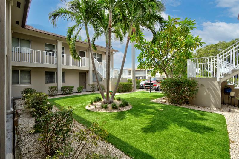 Image 3 of 11 For 2130 42nd Ct  1