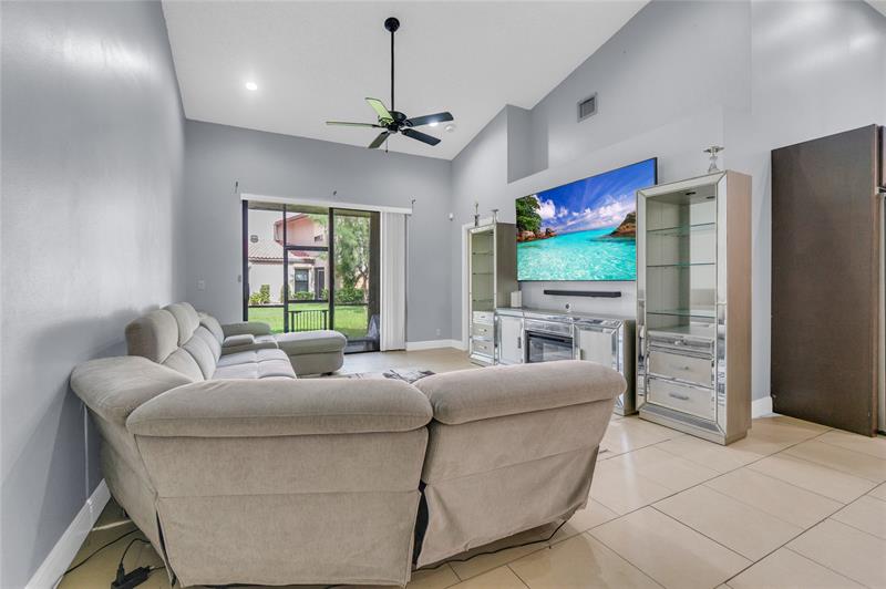 Image 13 of 40 For 3003 La Mirage  3003