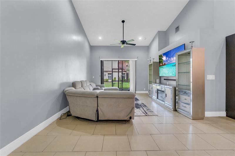 Image 14 of 40 For 3003 La Mirage  3003