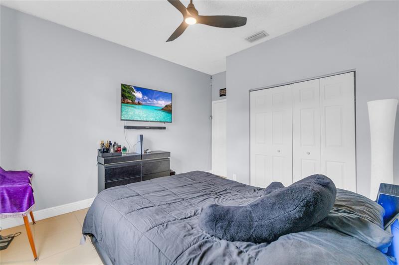 Image 18 of 40 For 3003 La Mirage  3003