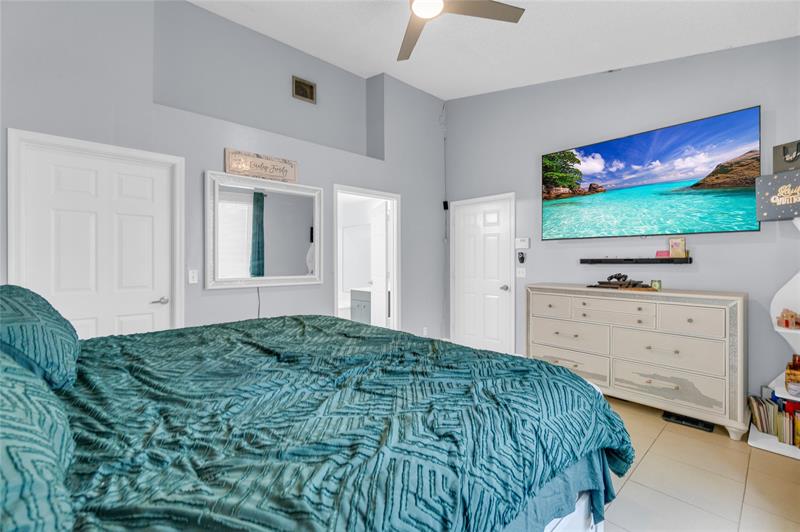 Image 22 of 40 For 3003 La Mirage  3003