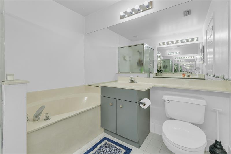 Image 26 of 40 For 3003 La Mirage  3003