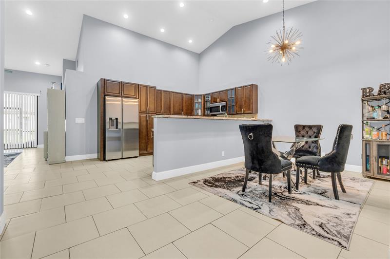 Image 28 of 40 For 3003 La Mirage  3003