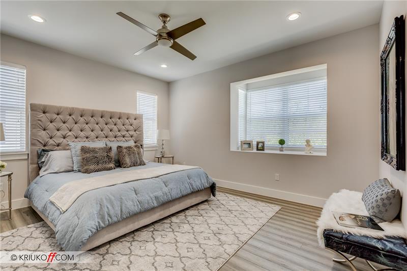 Image 10 of 13 For 637 12 Ave  637