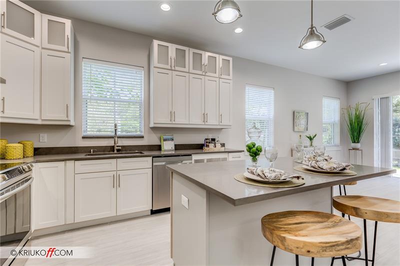 Image 3 of 13 For 637 12 Ave  637