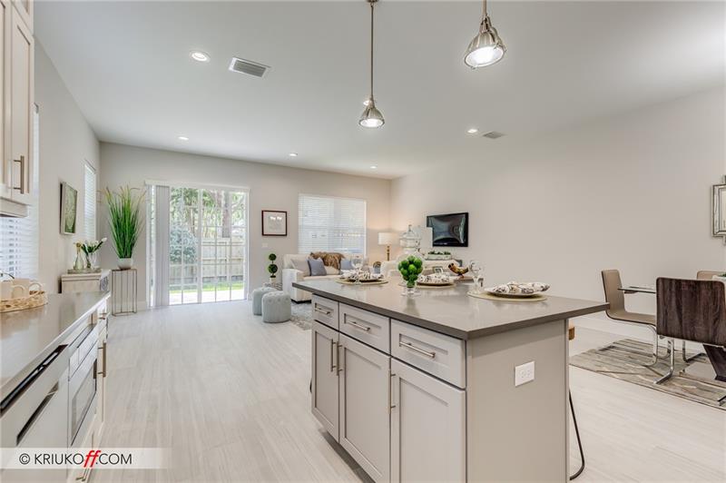 Image 4 of 13 For 637 12 Ave  637