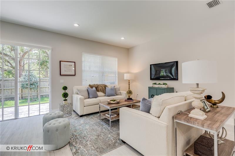 Image 7 of 13 For 637 12 Ave  637