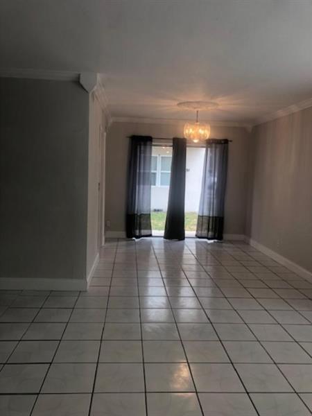 Image 3 of 6 For 5317 18th St  2b