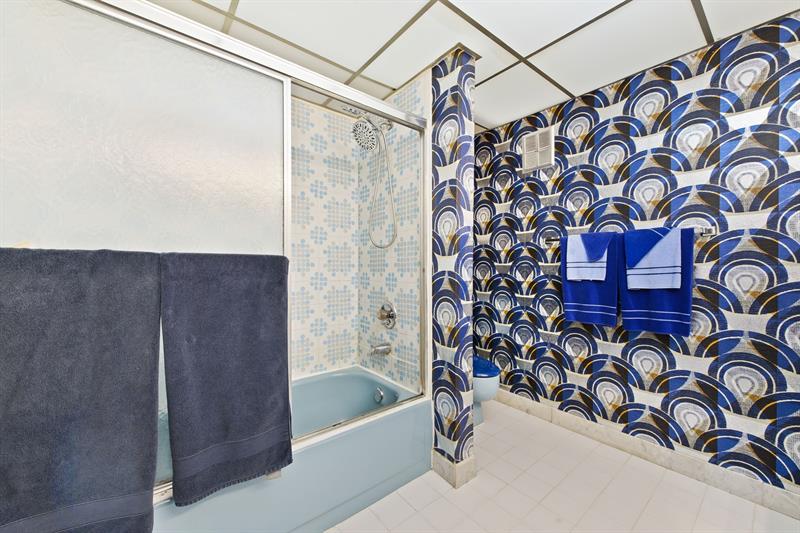 Image 15 of 24 For 6491 Racquet Club Dr. 36