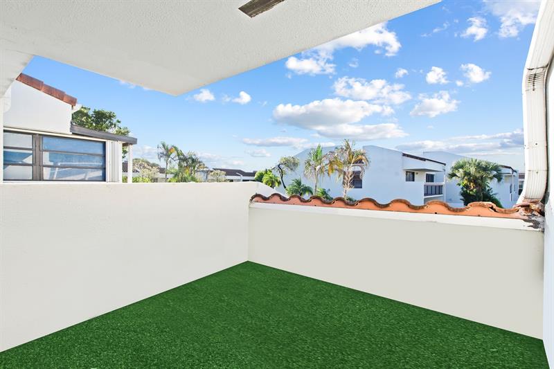 Image 17 of 24 For 6491 Racquet Club Dr. 36