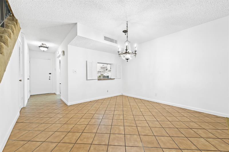 Image 7 of 24 For 6491 Racquet Club Dr. 36