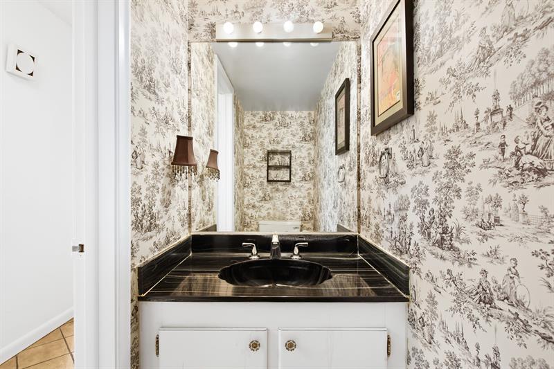 Image 9 of 24 For 6491 Racquet Club Dr. 36