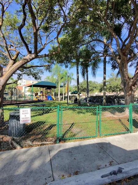 Image 3 of 14 For 5560 61st St  707