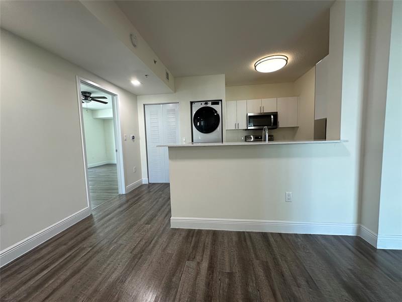 Image 11 of 26 For 110 12 Street  902