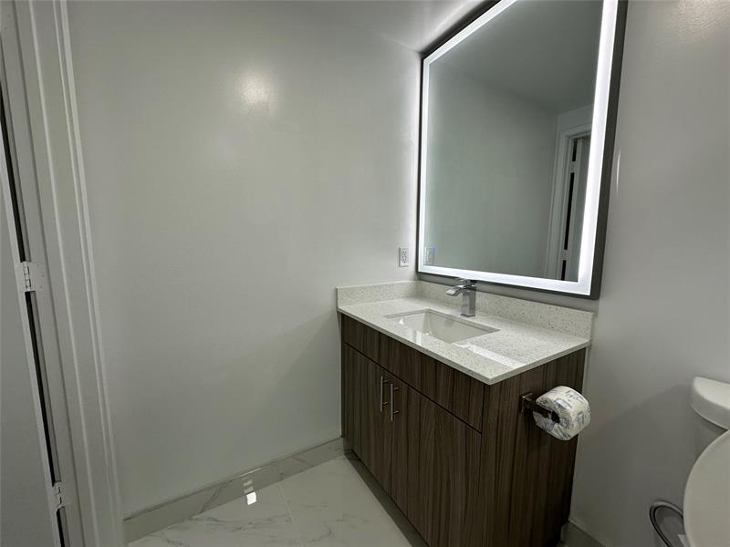 Image 17 of 26 For 110 12 Street  902