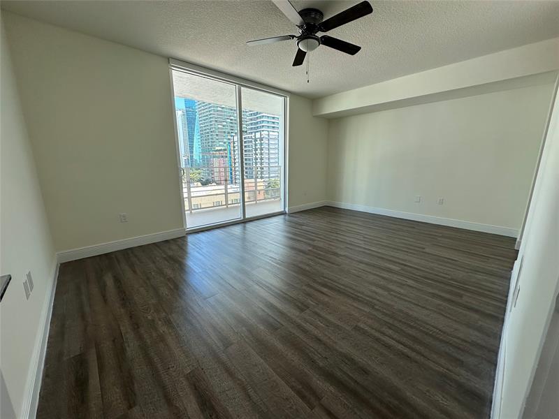 Image 19 of 26 For 110 12 Street  902