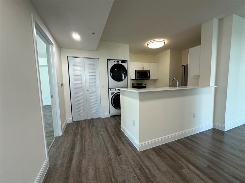 Image 6 of 26 For 110 12 Street  902