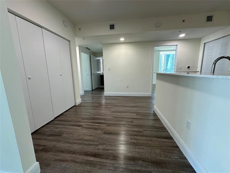 Image 9 of 26 For 110 12 Street  902