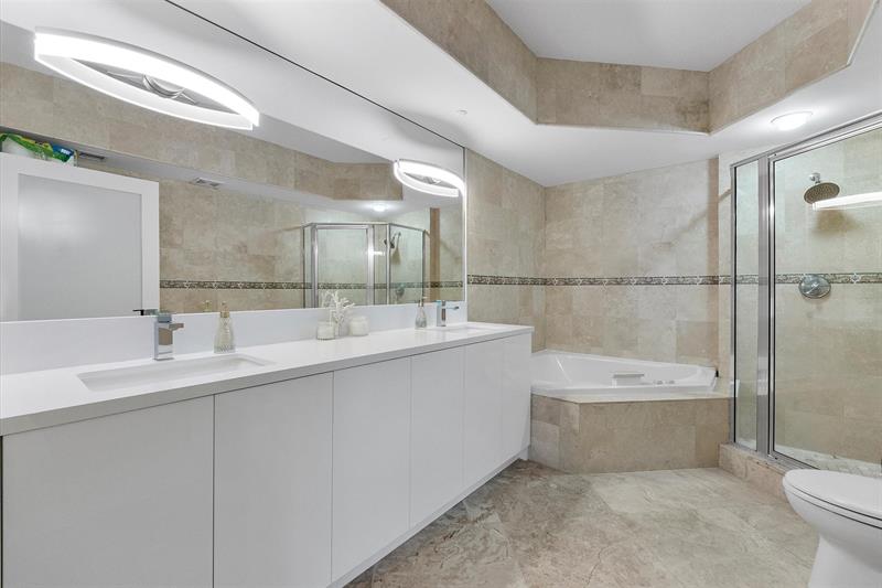 Image 15 of 41 For 3100 Ocean Blvd  406