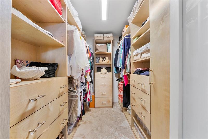 Image 17 of 41 For 3100 Ocean Blvd  406