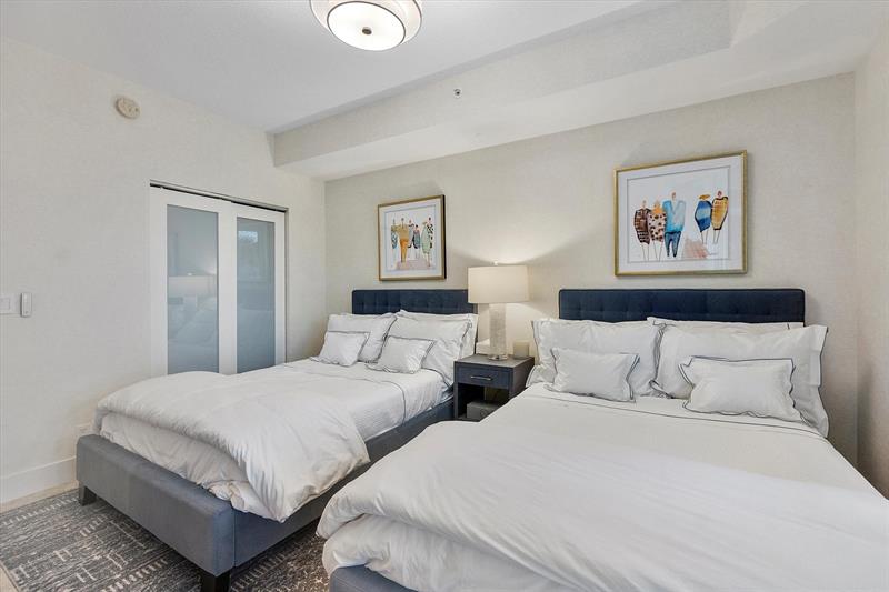 Image 19 of 41 For 3100 Ocean Blvd  406