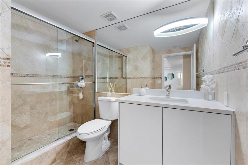 Image 20 of 41 For 3100 Ocean Blvd  406