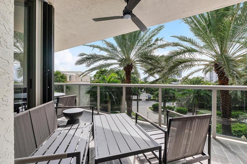 Image 22 of 41 For 3100 Ocean Blvd  406