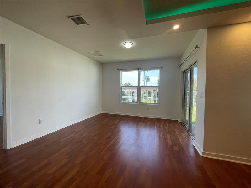 Image 6 of 26 For 1230 208th St