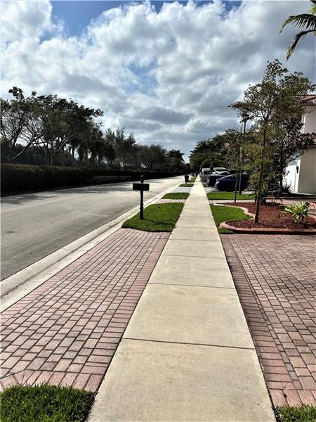 Image 4 of 53 For 17989 54th St