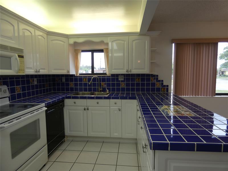 Image 10 of 16 For 17920 82nd Ave