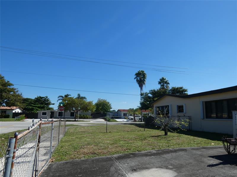 Image 4 of 16 For 17920 82nd Ave