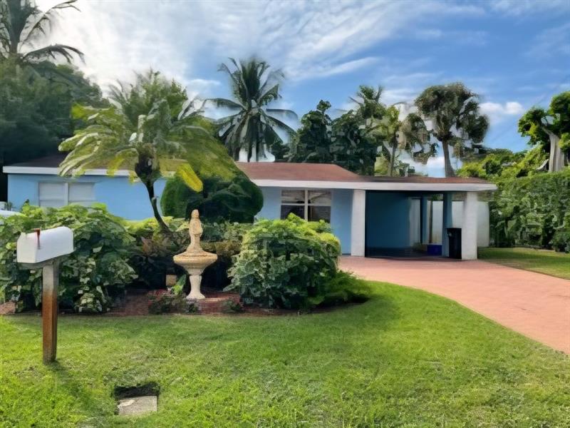 Details for 946 Alamanda Rd, West Palm Beach, FL 33405