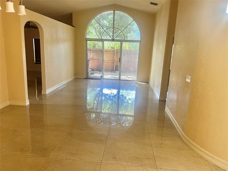 Image 21 of 33 For 2036 183rd Cir