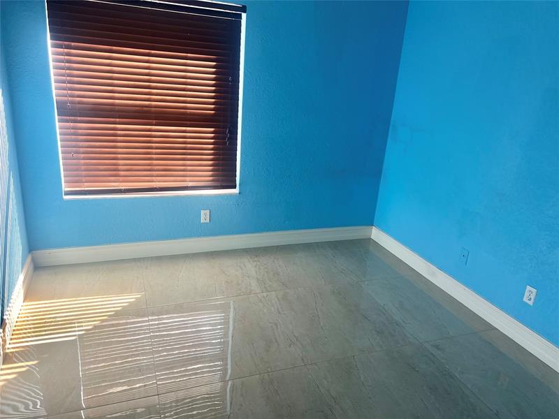 Image 23 of 33 For 2036 183rd Cir