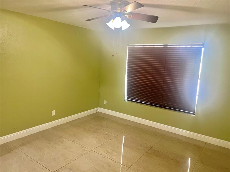 Image 24 of 33 For 2036 183rd Cir