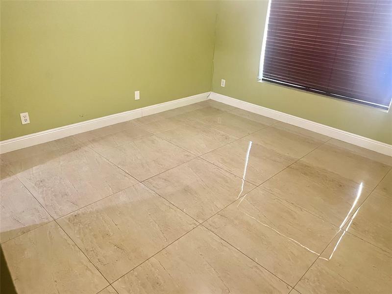 Image 25 of 33 For 2036 183rd Cir