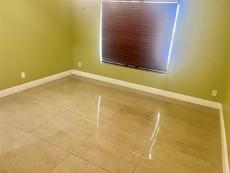 Image 26 of 33 For 2036 183rd Cir