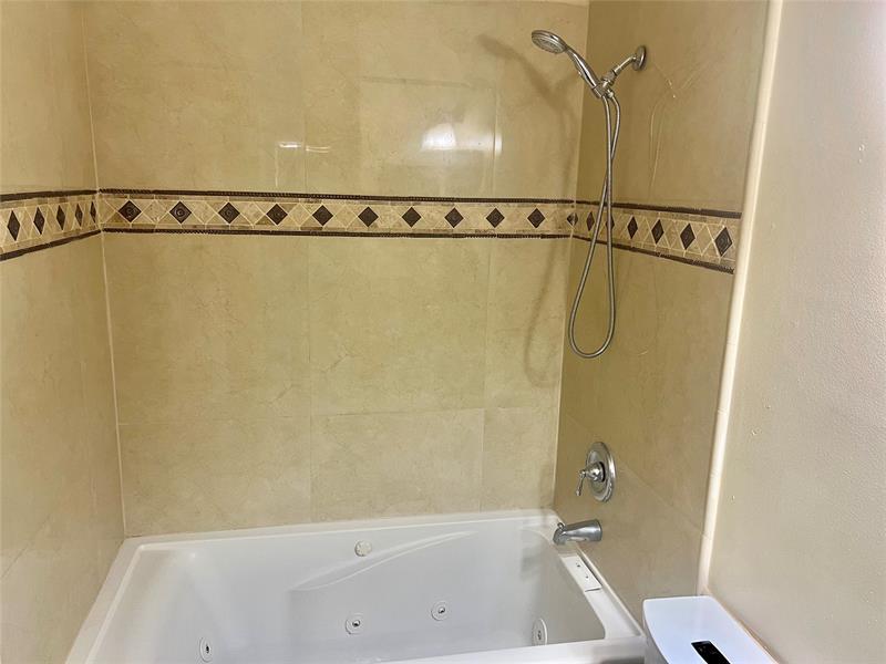 Image 28 of 33 For 2036 183rd Cir