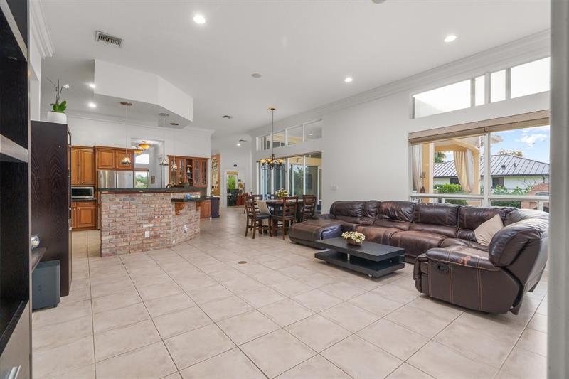 Image 13 of 51 For 5973 54th Ct