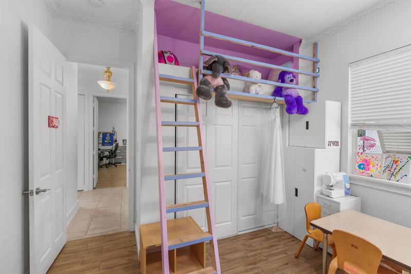 Image 24 of 51 For 5973 54th Ct