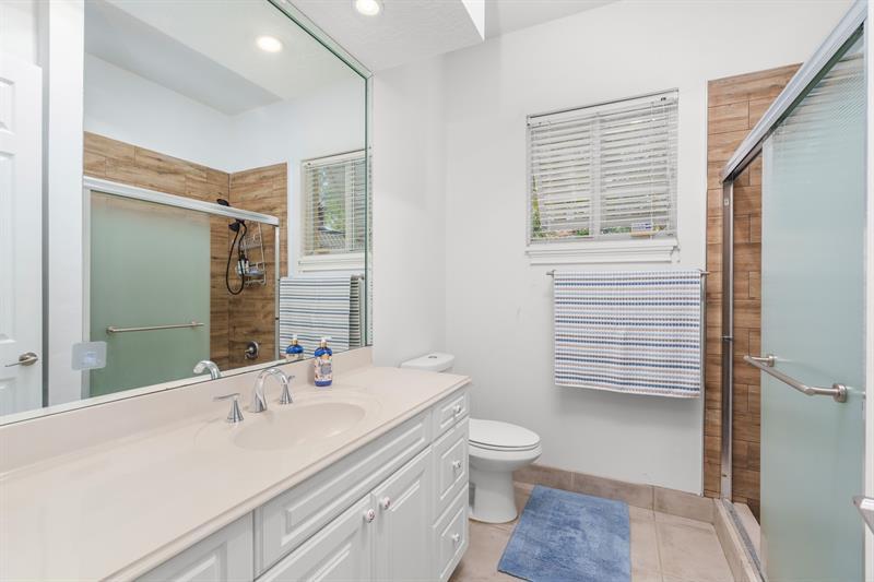 Image 26 of 51 For 5973 54th Ct