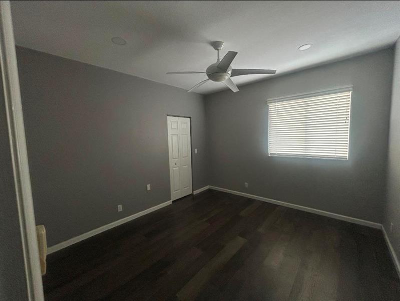 Image 22 of 39 For 21 Country Lake Cir