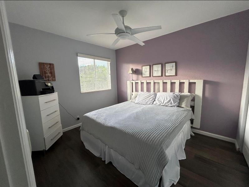 Image 23 of 39 For 21 Country Lake Cir