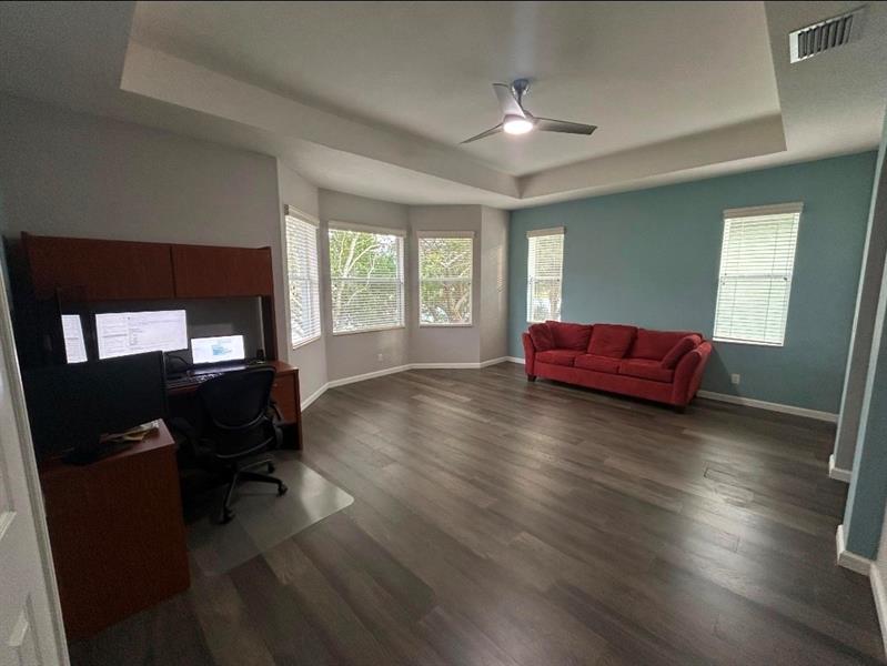 Image 29 of 39 For 21 Country Lake Cir