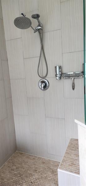 Image 33 of 39 For 21 Country Lake Cir