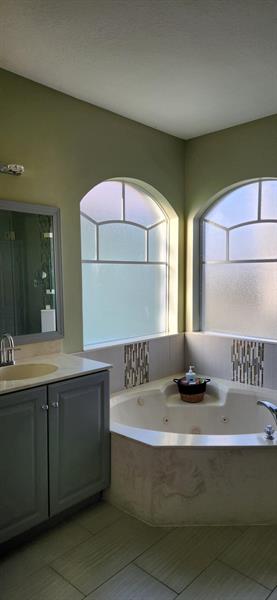 Image 34 of 39 For 21 Country Lake Cir