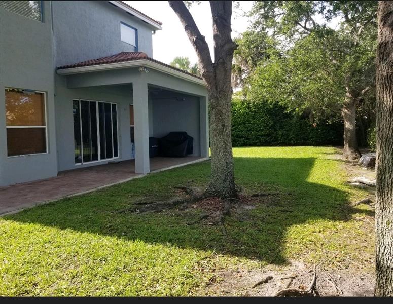 Image 38 of 39 For 21 Country Lake Cir