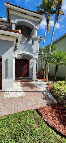 Image 5 of 39 For 21 Country Lake Cir